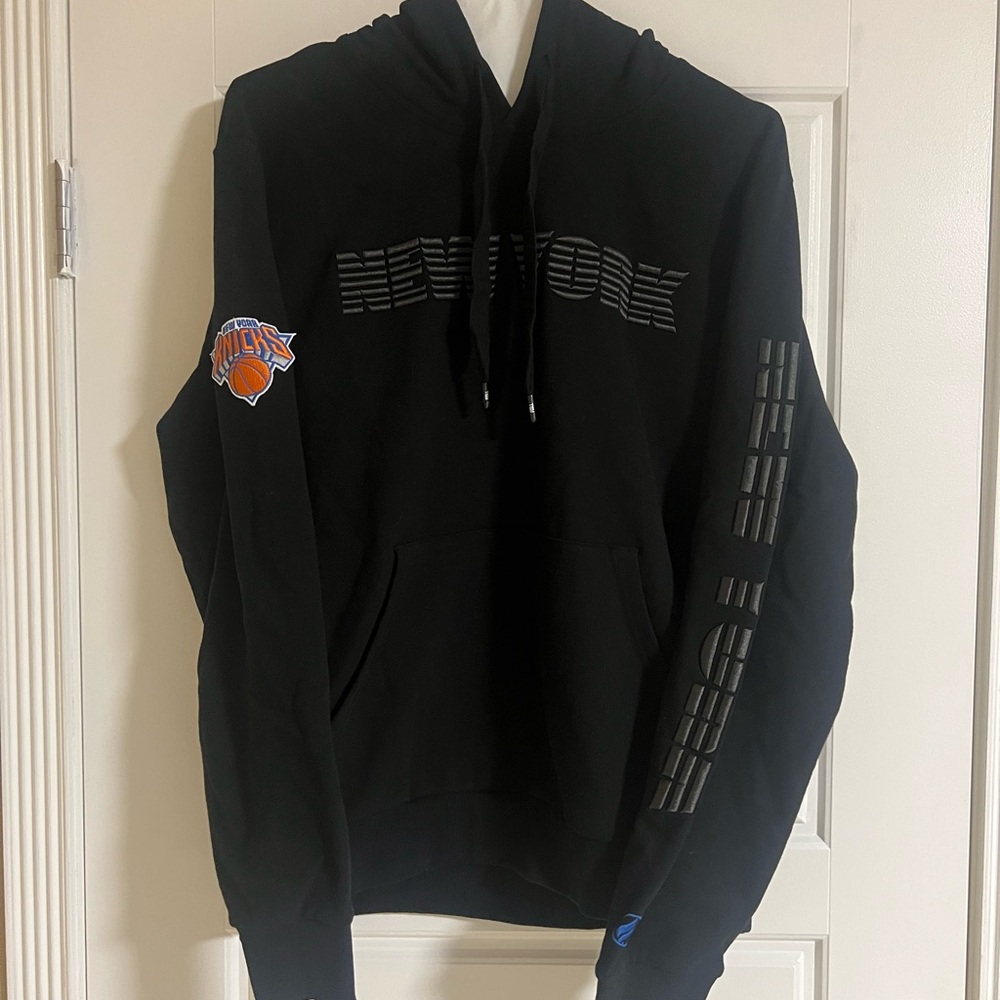 NWT New York Knicks FISLL Hoodie Embroidered Large Mens Black